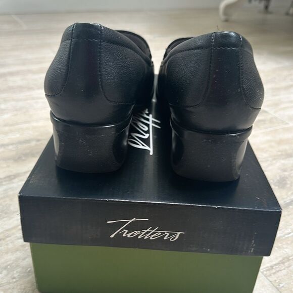 Trotters Marche black leather slip on shoes 9 1/2 W - Picture 3 of 6